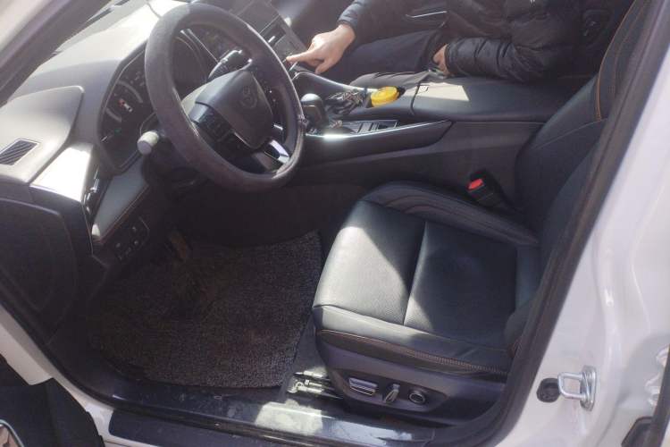 Used Toyota Avalon 2024 Dual-Motor 2.0L Luxury Edition