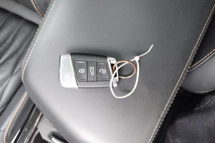 Used Volkswagen Passat 2019 330TSI Luxury Edition China VI Standard
