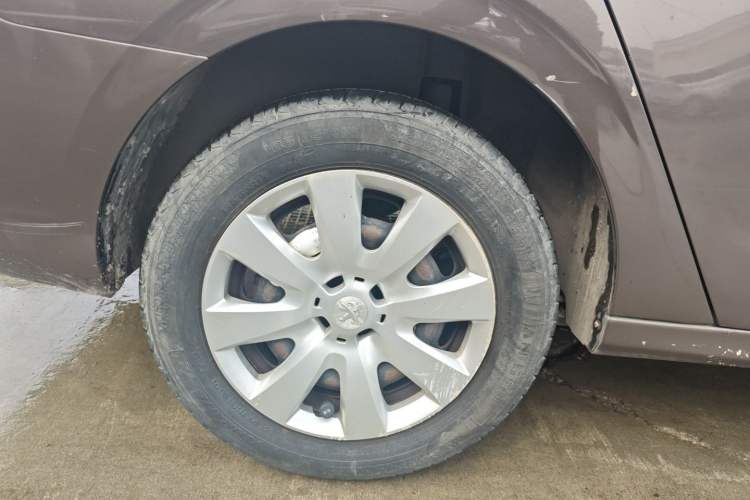 Used Peugeot 301 2014 1.6L Manual Comfort Edition
