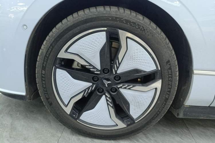 Used VOYAH PASSION 2023 Four-Wheel Drive Standard Edition
