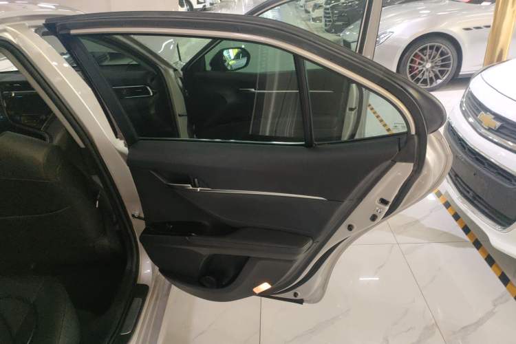 Used Toyota Camry 2019 Revised Version 2.0G Luxury Edition
