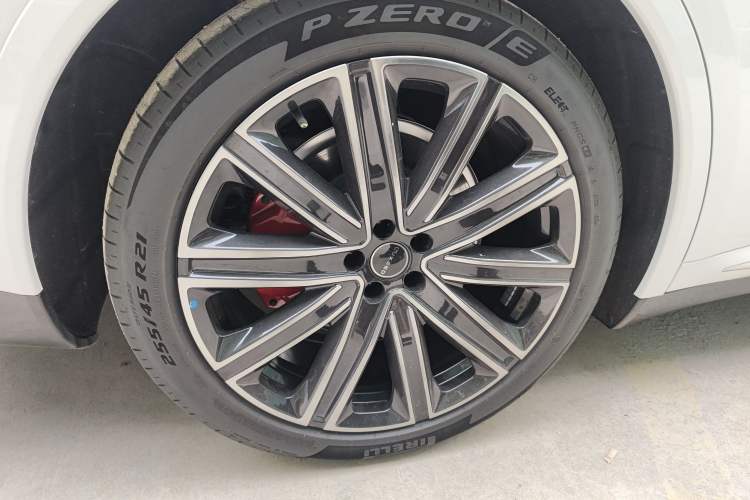 Used Hima Luxeed R7 2024 All-Electric 736 km Ultra