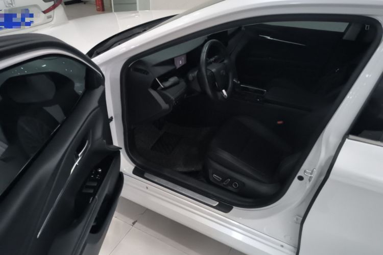 Used Toyota Camry 2024 Dual-Motor 2.0 HGVP Luxury Edition
