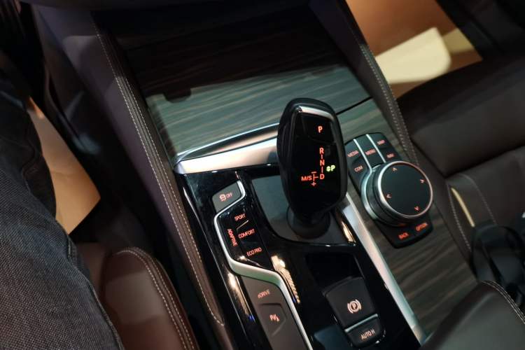 Used BMW 5 Series New Energy 2020 Mileage Upgrade Version 530Le Pioneer Edition
