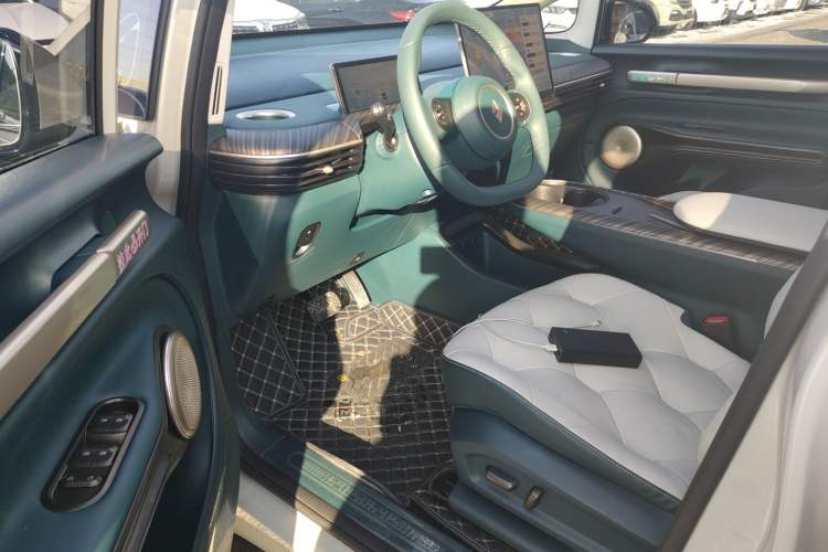 Used Baojun Cloud 2023 460 Max Lingxi Version
