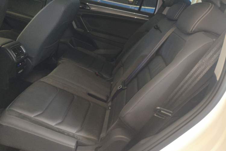 Used Volkswagen Tiguan L 2021 380TSI Automatic All-Wheel Drive R-Line Comfort Plus 7-Seater
