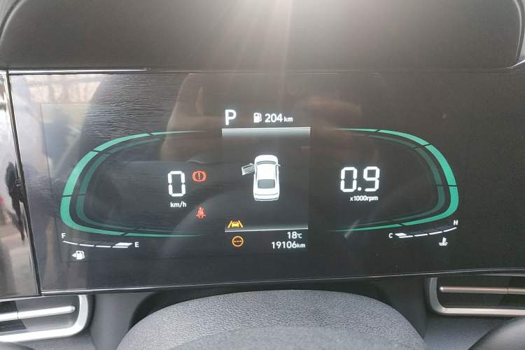 Used Hyundai Elantra 2023 1.5L CVT LUX Prestige Edition
