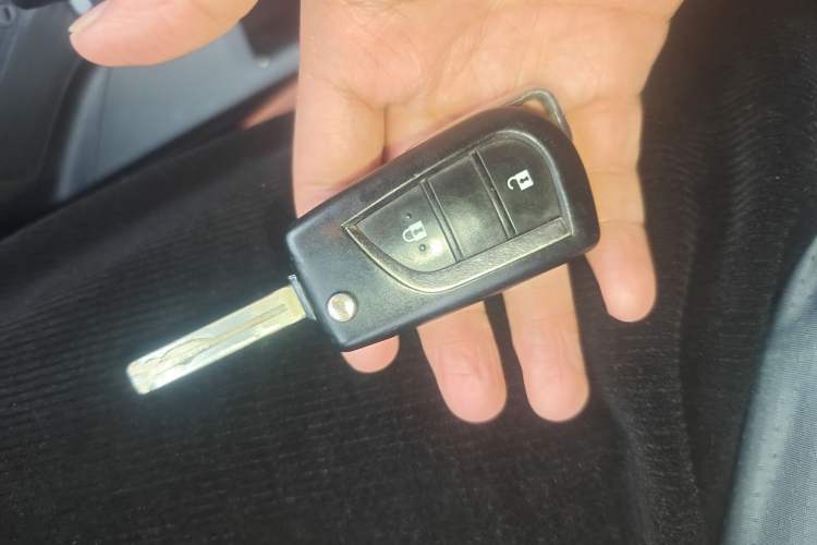 Used Toyota RAV4 2015 2.0L CVT Two-Wheel Drive Fashion Edition
