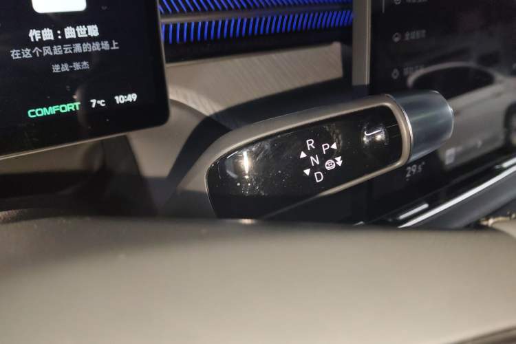 TDK.VehicleDetails.img