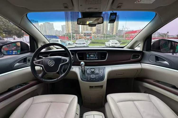 Used Buick GL8 2018 28T Luxury Model China VI Standard
