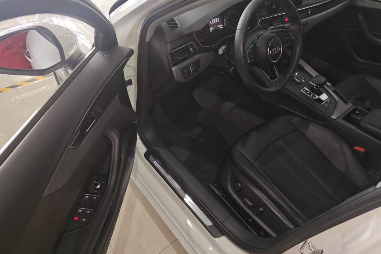 Used Audi A4L 2018 30th Anniversary Edition 30 TFSI Ambition Model