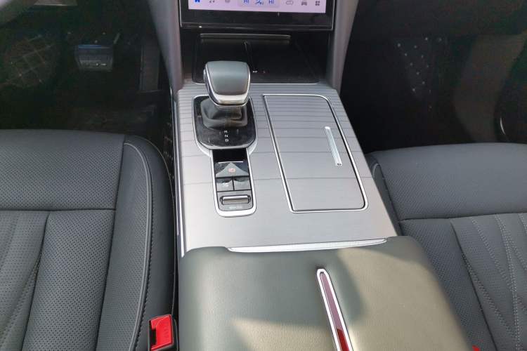 Used Hongqi HS7 PHEV 2024 2.0T PHEV Four-Wheel Drive Flagship Edition 6 Seats