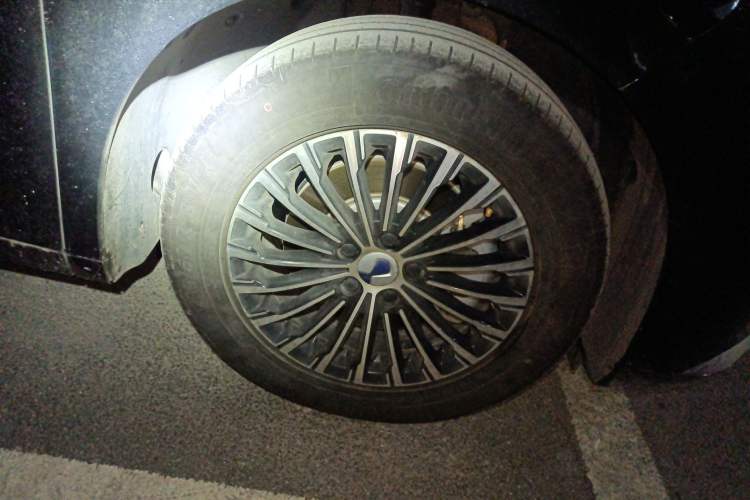 Used Denza D9 2024 DM-i 1050 Luxury Model
