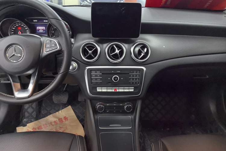 Used Mercedes-Benz GLA 2017 GLA 200 Fashion Model
