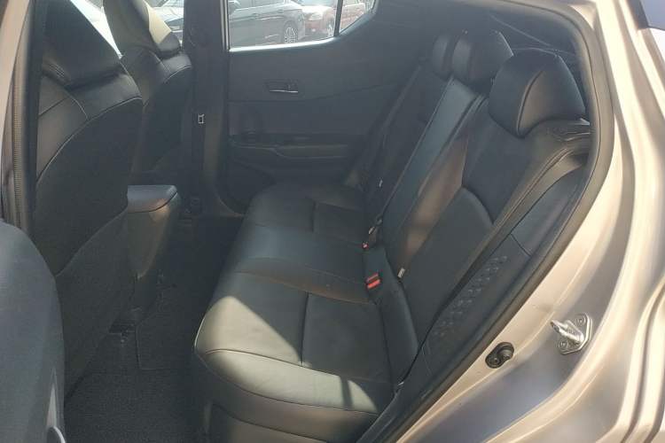 Used Toyota IZOA 2020 2.0L Yichi Version
