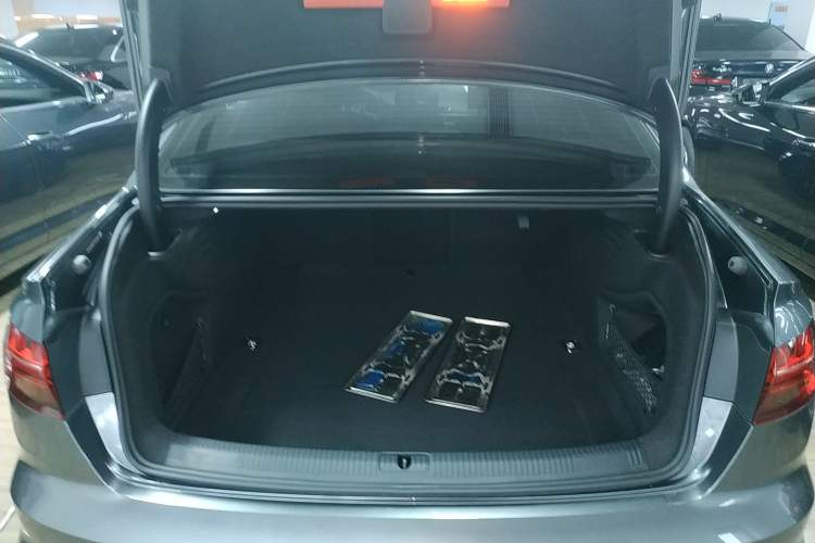 Used Audi A4L 2023 40 TFSI Luxury Dynamic Model
