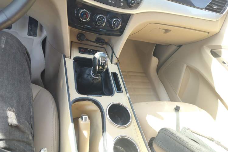 Used Baojun 730 2016 1.5L Manual Comfort Version 7 Seats China V Emission Standard