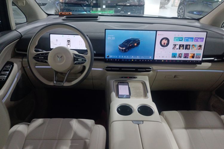 Used VOYAH Dream 2025 PHEV Four-Wheel Drive Prestige Kunpeng Edition
