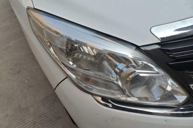 Used FORTHING Lingzhi PLUS 2023 2.0L Manual Luxury CNG 7-Seater