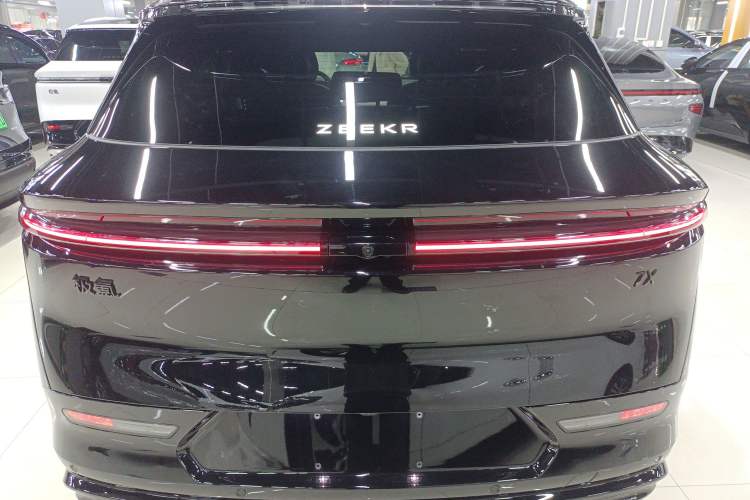 Used Zeekr 7X 2025 100 kWh Long-Range Rear-Wheel Drive with Intelligent Driving Features
