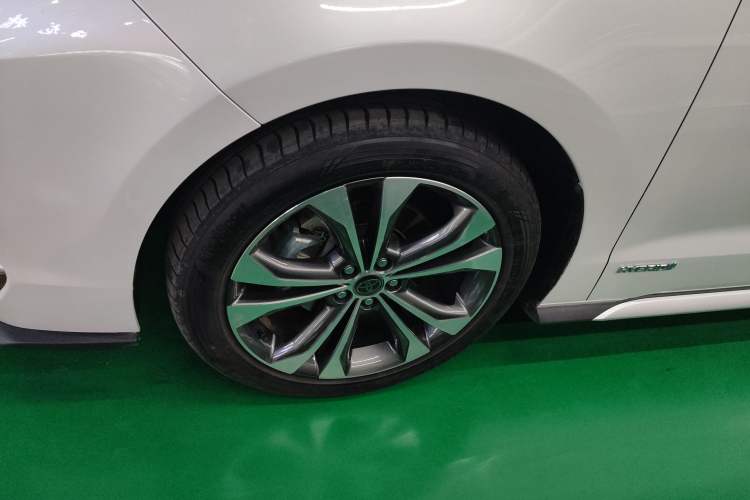 Used Toyota Granvia 2023 2.5L Hybrid Prestige VIP Edition