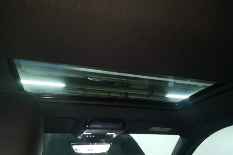 Used Cadillac XT4 2020 28T Two-Wheel-Drive Leading Version
