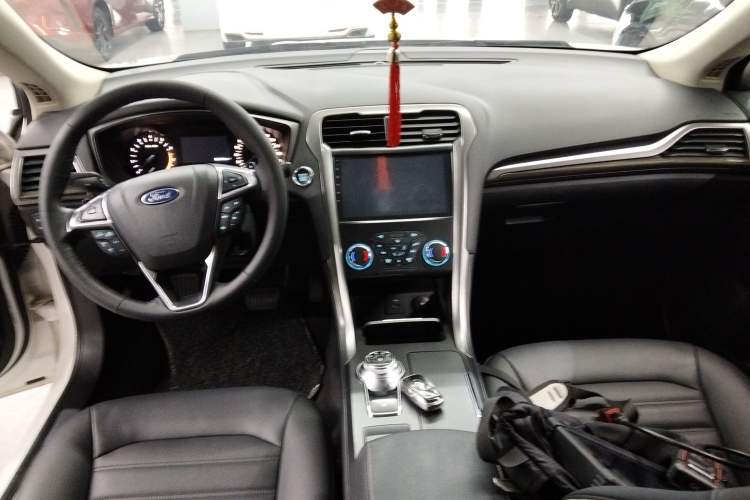 Used Ford Mondeo 2018 EcoBoost 180 Smart Control Fashion Model China VI Standard
