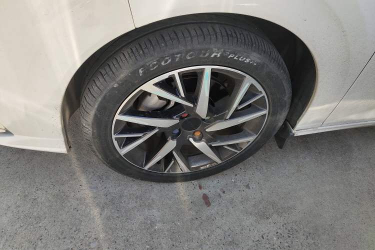 Used Dongfeng Aeolus Yixuan 2020 230T Automatic Dazzle Track Edition
