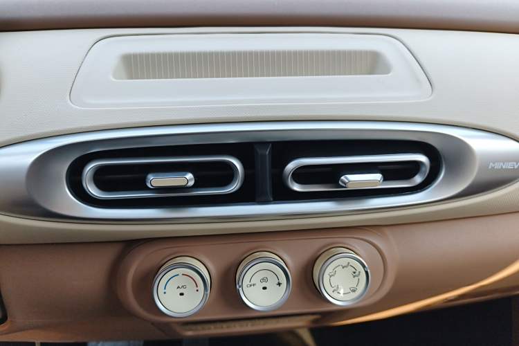 Used Wuling Hongguang MINIEV 2025 Four-Door Version Advanced Edition
