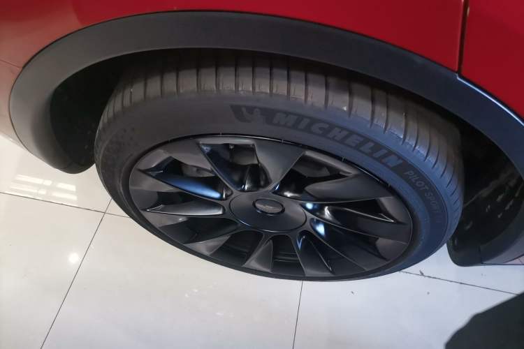 Used Tesla Model Y 2021 Long-Range All-Wheel-Drive Version 3D7
