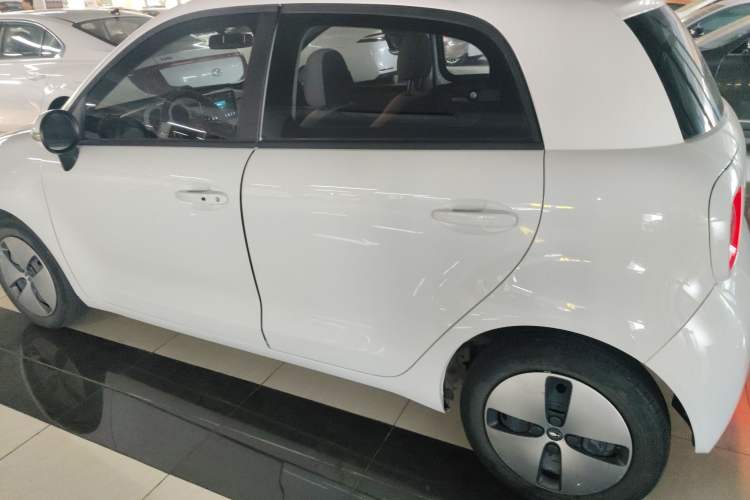 Used ORA Black Cat 2021 301 km Basic Version
