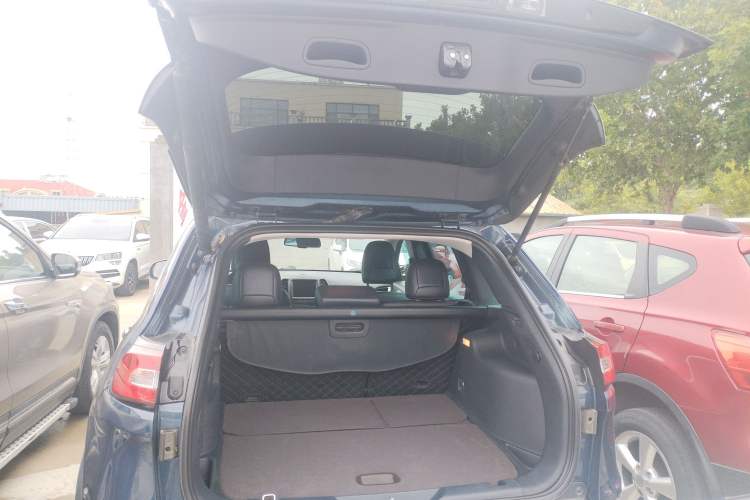 Used  Cherokee 2020 2.0L Two-Wheel Drive Classic Sports Edition
