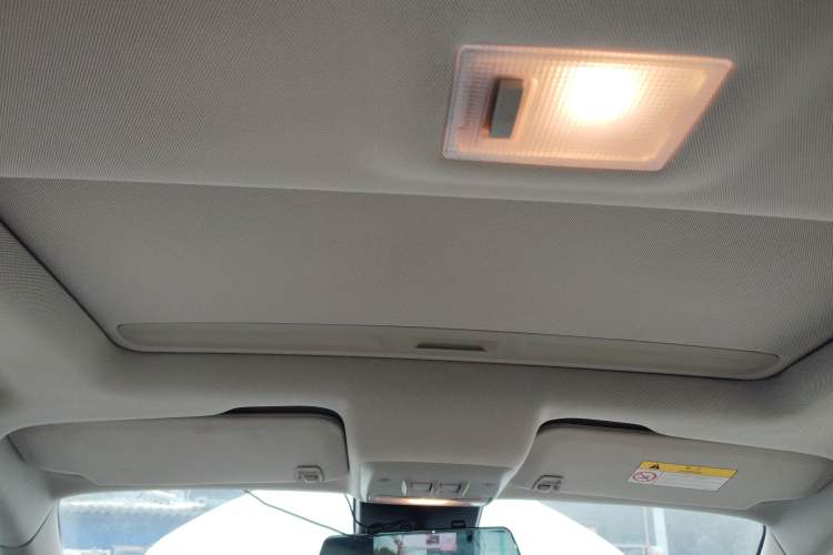 Used Buick Encore 2015 1.4T Automatic Two-Wheel Drive Urban Elite Version
