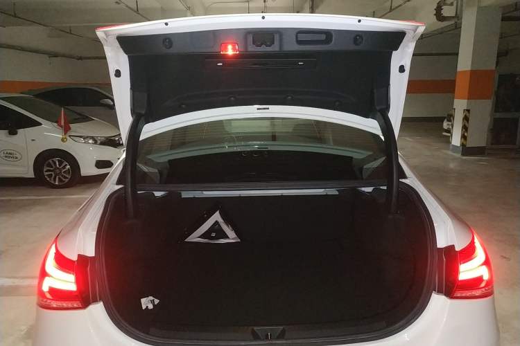 Used Mercedes-Benz A-Class 2020 Restyled A 200 L Sport Sedan Fashion Version
