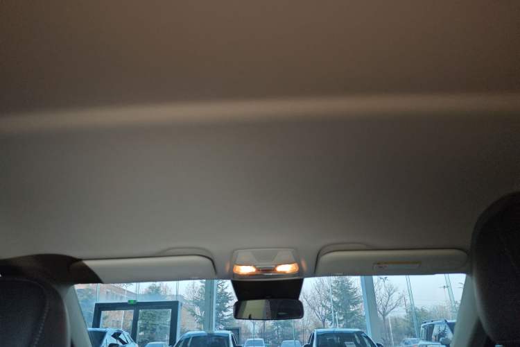 Used Hongqi E-QM5 2022 431 km Charge & Enjoy Edition
