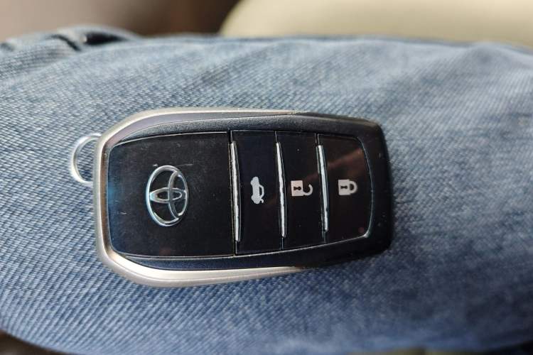 Used Toyota Camry 2015 Dual-Engine 2.5 HG Luxury Navigation Edition