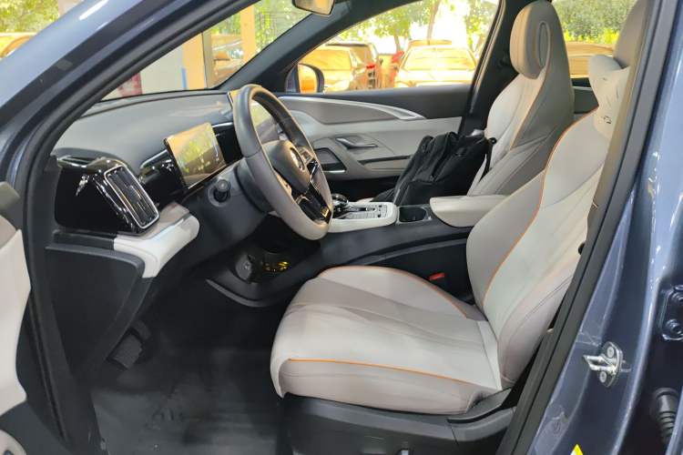 Used BYD Song Pro New Energy 2024 HONOR Edition DM-i 71KM Beyond Model
