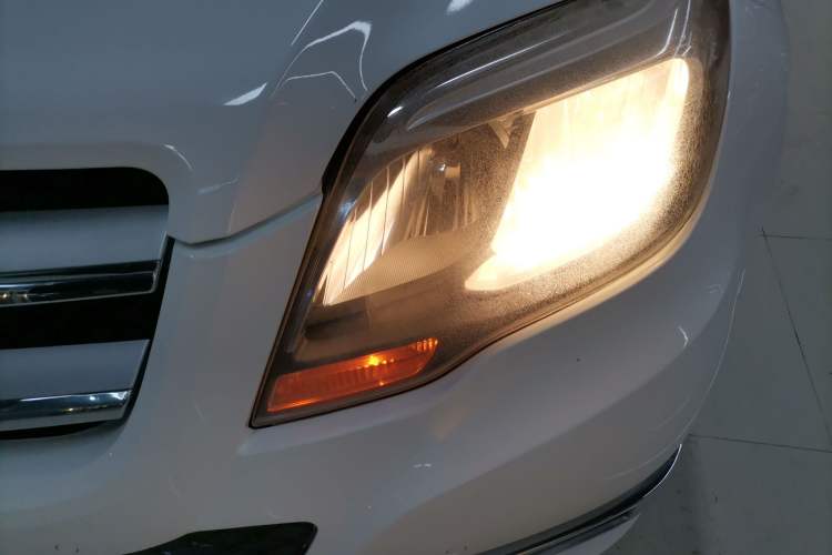 Used Mercedes-Benz GLK-Class 2013 GLK 300 4MATIC Dynamic Sunroof Model
