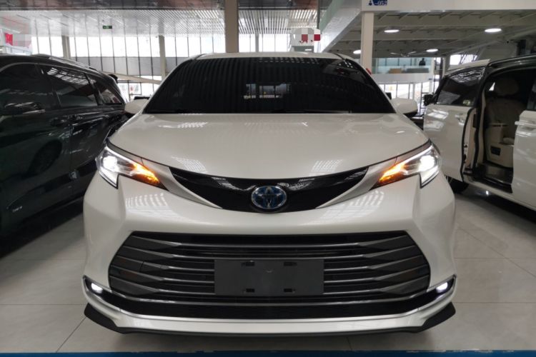 Used Toyota Sienna 2021 2.5L Hybrid Luxury Edition