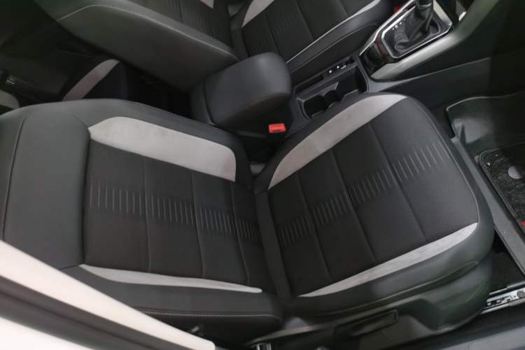 Used Volkswagen T-ROC 2019 230TSI DSG Two-Wheel-Drive Advanced Version China VI Standard
