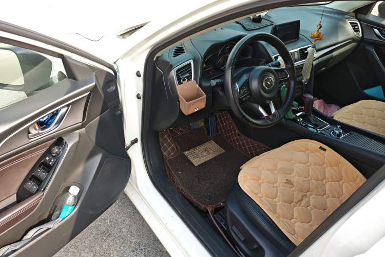 Used Mazda Mazda 3 Axela 2017 Hatchback 2.0L Automatic Sport Model China V Emission Standard
