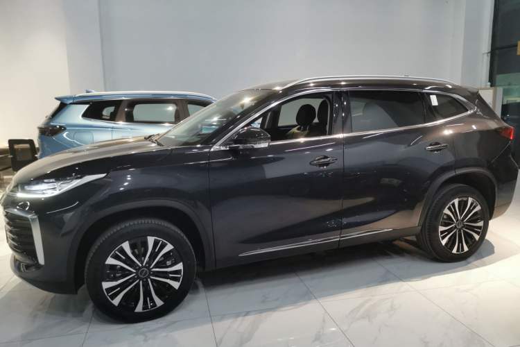 Used  Lingyun 2024 300T Two-Wheel Drive Starlight Edition
