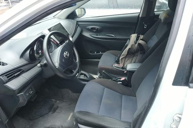 Used Toyota YARiS L 2017 1.5E CVT Dynamic Edition
