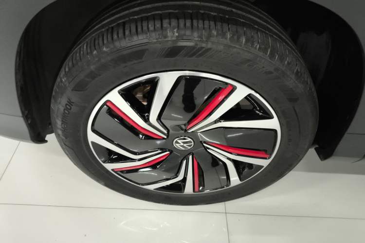 Used Volkswagen Tharu 2024 300TSI Two-Wheel-Drive Moon Luxury Edition