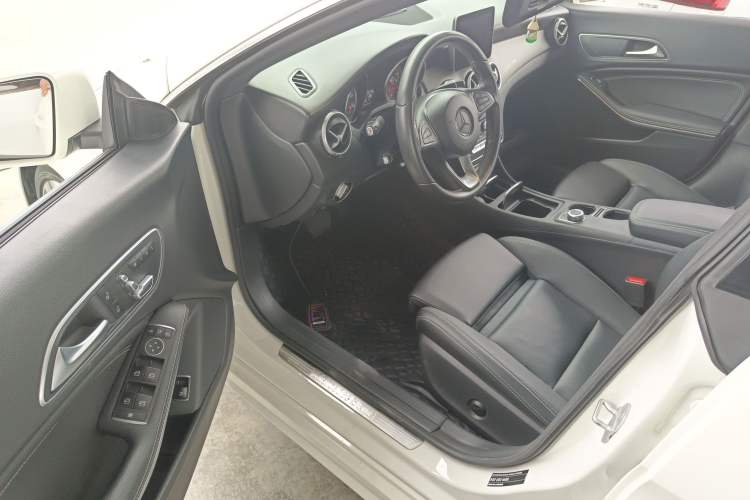Used Mercedes-Benz CLA 2016 Facelifted CLA 200 Stylish Edition
