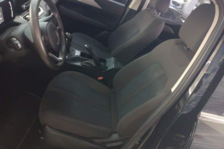 Used Great Wall King Kong Poer 2023 2.0T Manual Gasoline Two-Wheel-Drive Entrepreneurial Standard Cab GW4C20C
