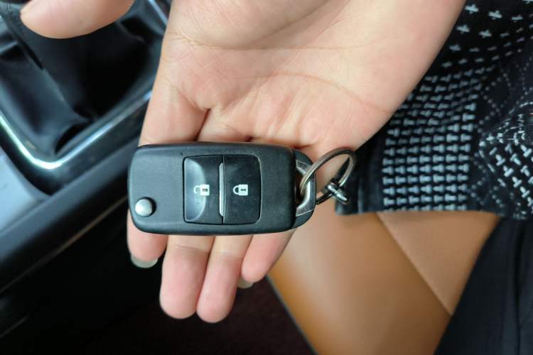 Used Oshan CX70 2016 1.6L manual luxury version
