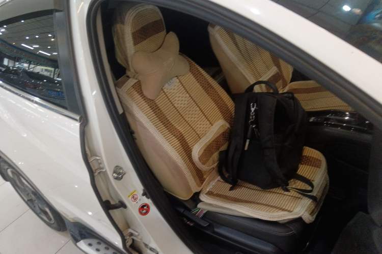 Used Honda Vezel 2015 1.8L CVT 2WD Luxury Model
