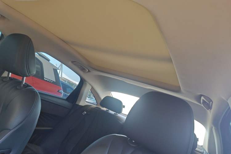 Used Roewe D7 2023 DMH 125km Flagship Edition
