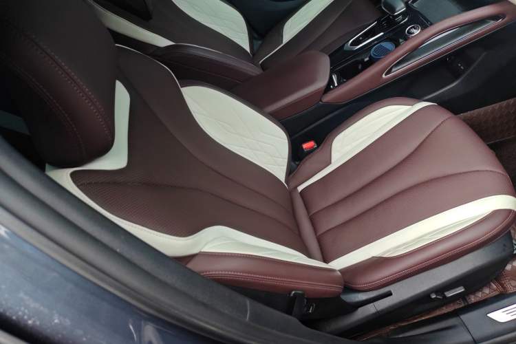 Used Geely Auto Monjaro L 2024 2.0TD High-Power Automatic Two-Wheel Drive Yunqi Version
